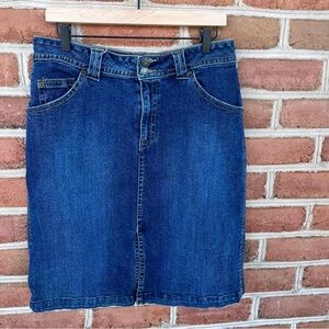 Cotton denim jean skirt. St. John’s Bay. Size 10. Great for all occasions.